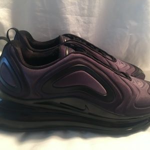 NIKE AIR MAX 720 BLACK ANTHRACITE SIZE 9.5 US
